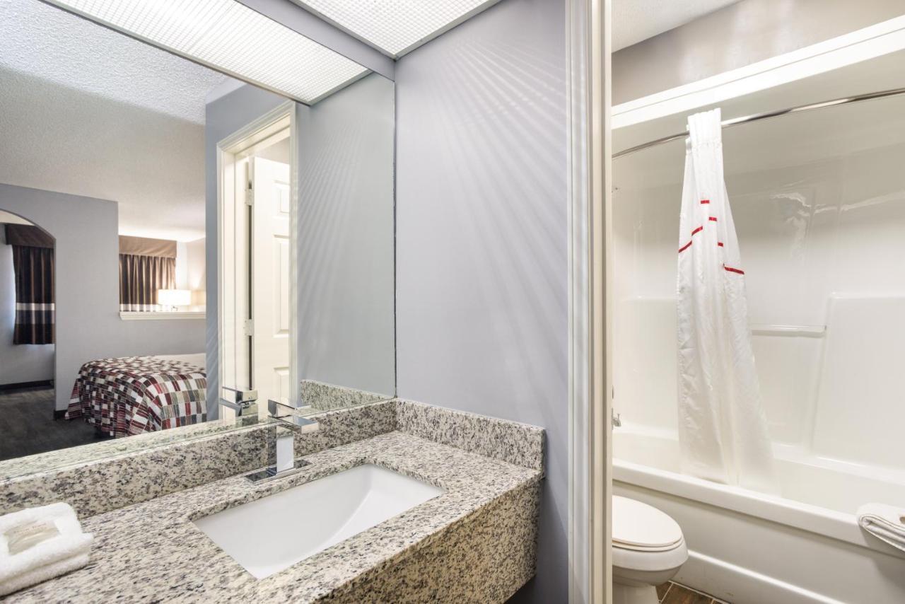 Red Roof Inn & Suites Athens, Al المظهر الخارجي الصورة