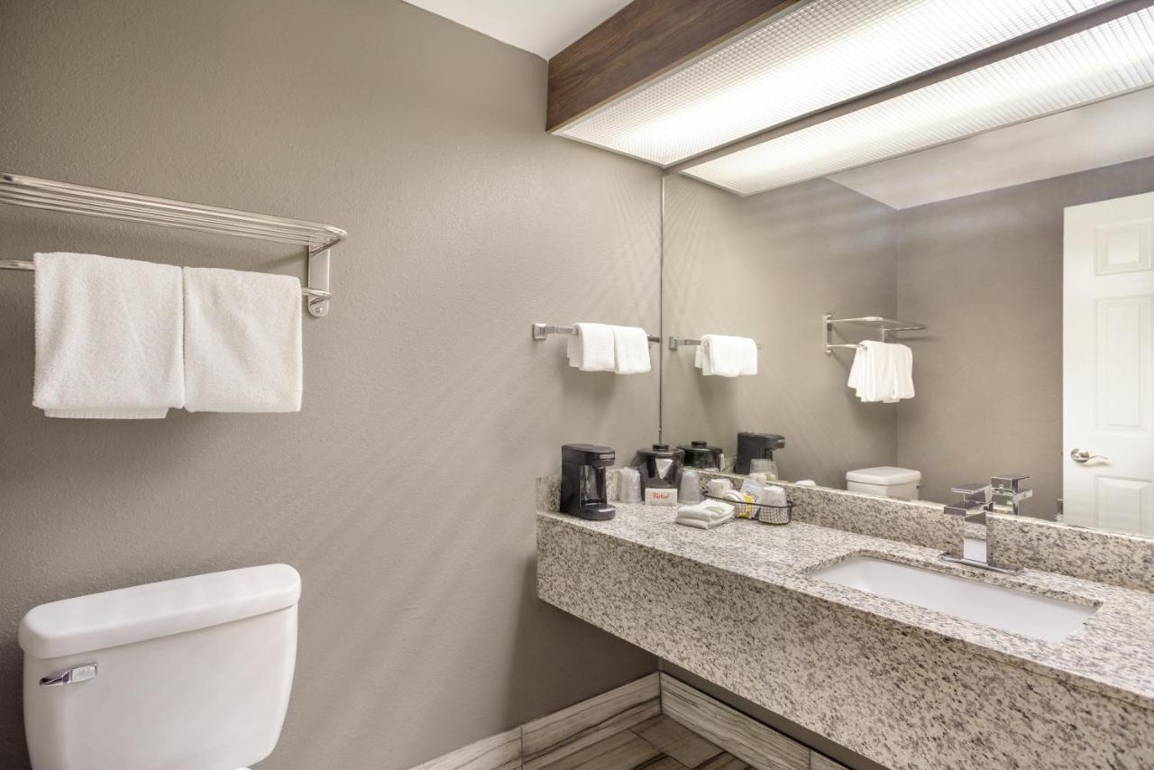 Red Roof Inn & Suites Athens, Al المظهر الخارجي الصورة